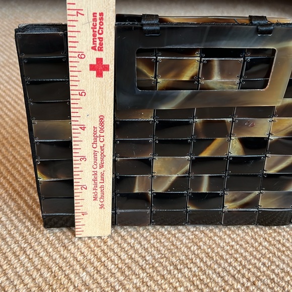 Shiraleah Faux Tortoise Shell Hand Held Purse - Picture 7 of 8